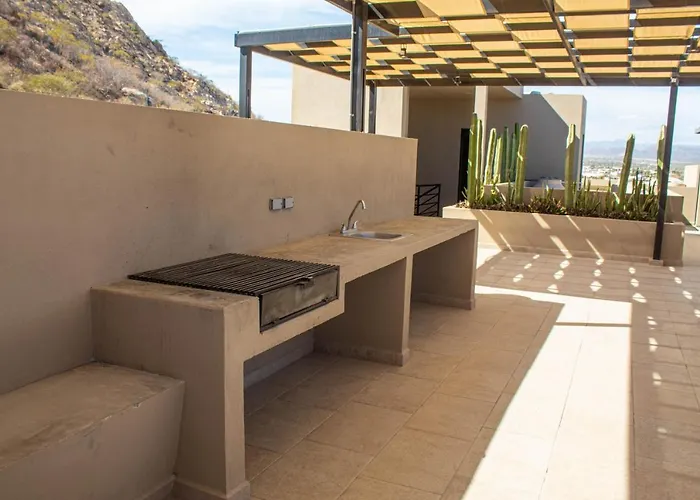 New W/rooftop Pool&view